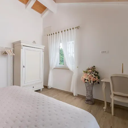 Batelica Villa Labin (Istria)