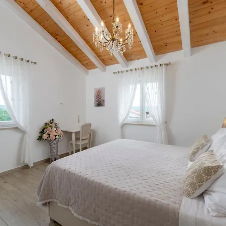 Batelica Villa Labin (Istria)