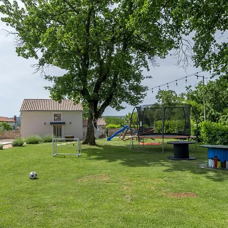 Batelica Villa Labin (Istria)