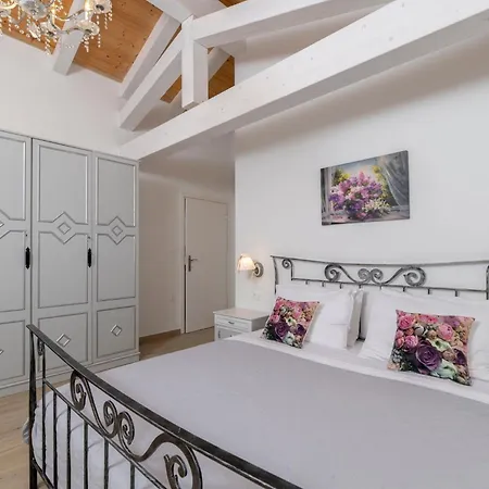 Villa Batelica *