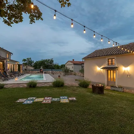 Batelica Villa *
