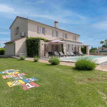 Batelica Βίλα Labin (Istria)